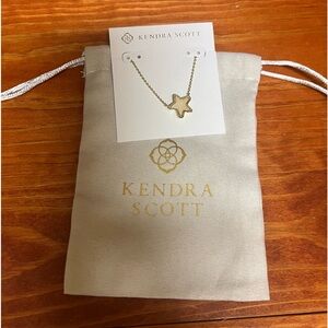 Kendra Scott Star necklace